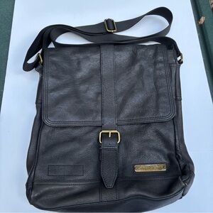 Calvin Klein Messenger/Laptop Black Leather Bag Pockets Zippered w/Snap 15”x13”
